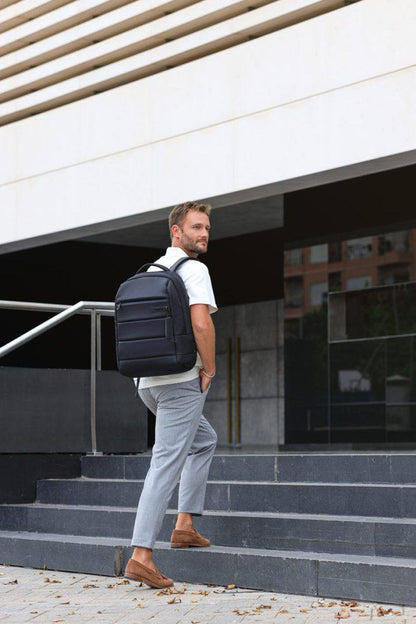 حقيبة عالية الجودة  وتتميز بتصميم عصري (Urban style)